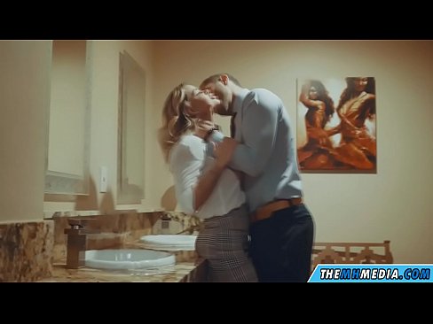 ❤️ Quando uma loira peituda o seduz em um banheiro público ️ Porno vídeo em porno pt-br.porn-mz-com.ru ❤